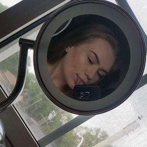 Meet your Posher, Lily